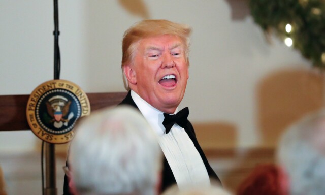 image: 800 000 amerikanere stengt ute fra jobbene sine. Trump nekter å gi seg